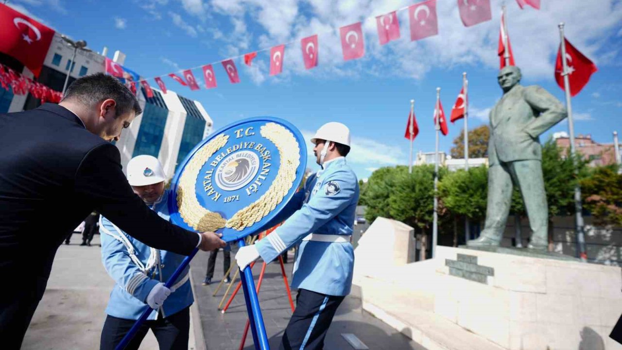 Kartal’da 29 Ekim coşkusu Atatürk Anıtı’nda başladı