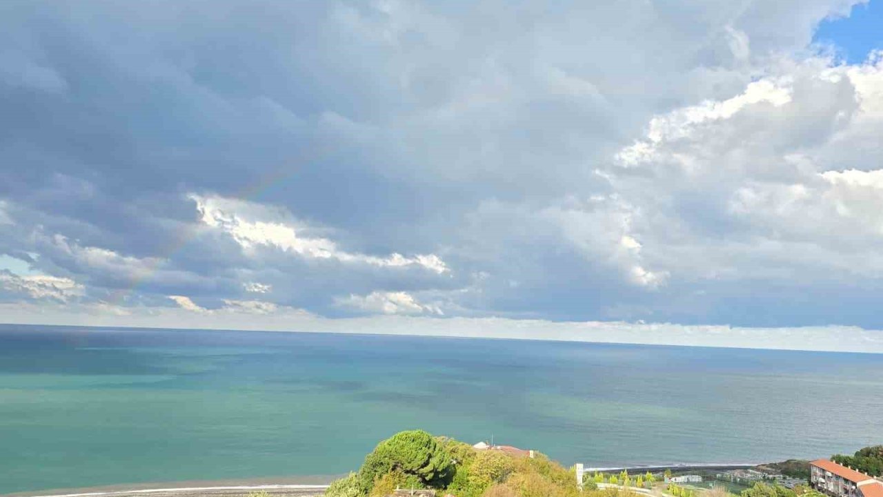 Zonguldak’ta gök kuşağı ile hortumlar ortaya çıktı