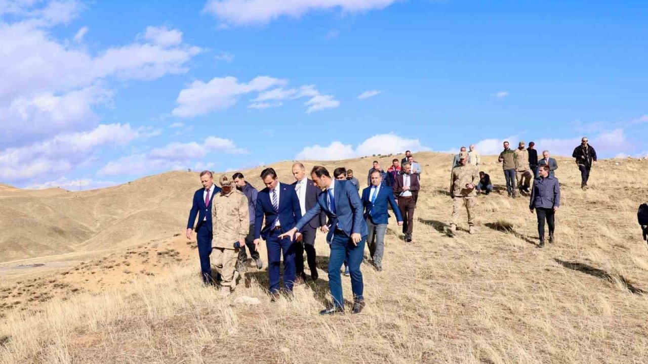 Vali Karakaya, 387 askerin şehit düştüğü bölgede