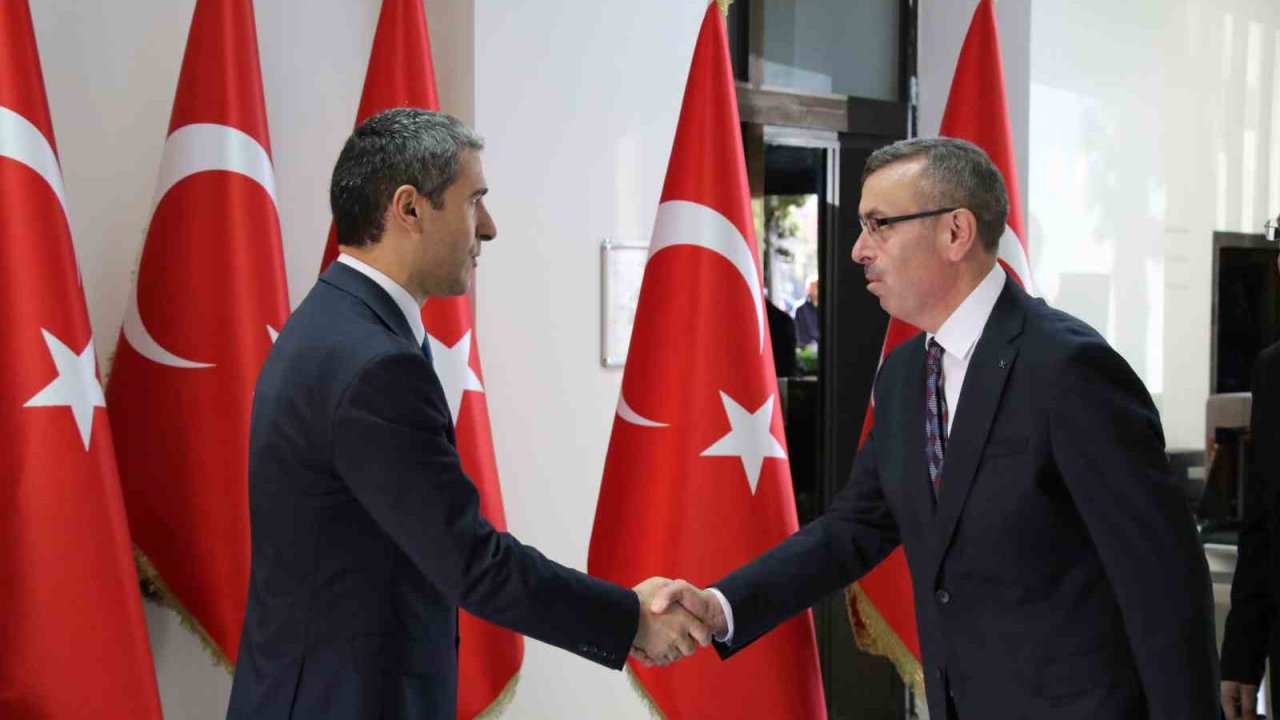 Uşak’ta Türkiye Cumhuriyetinin 102. yaşı coşkuyla kutlandı