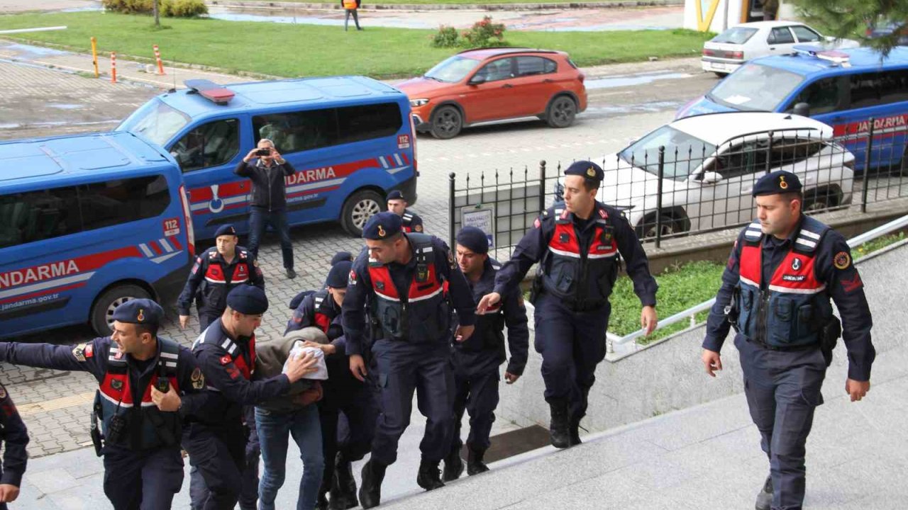 Bir ilçeyi diken üstünde tutan zanlı, adliyeye sevk edildi