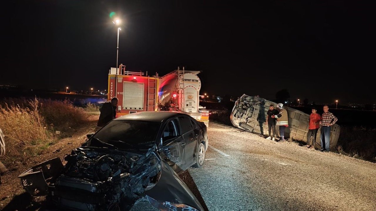 Otomobille, minibüs çarpıştı: 3 yaralı