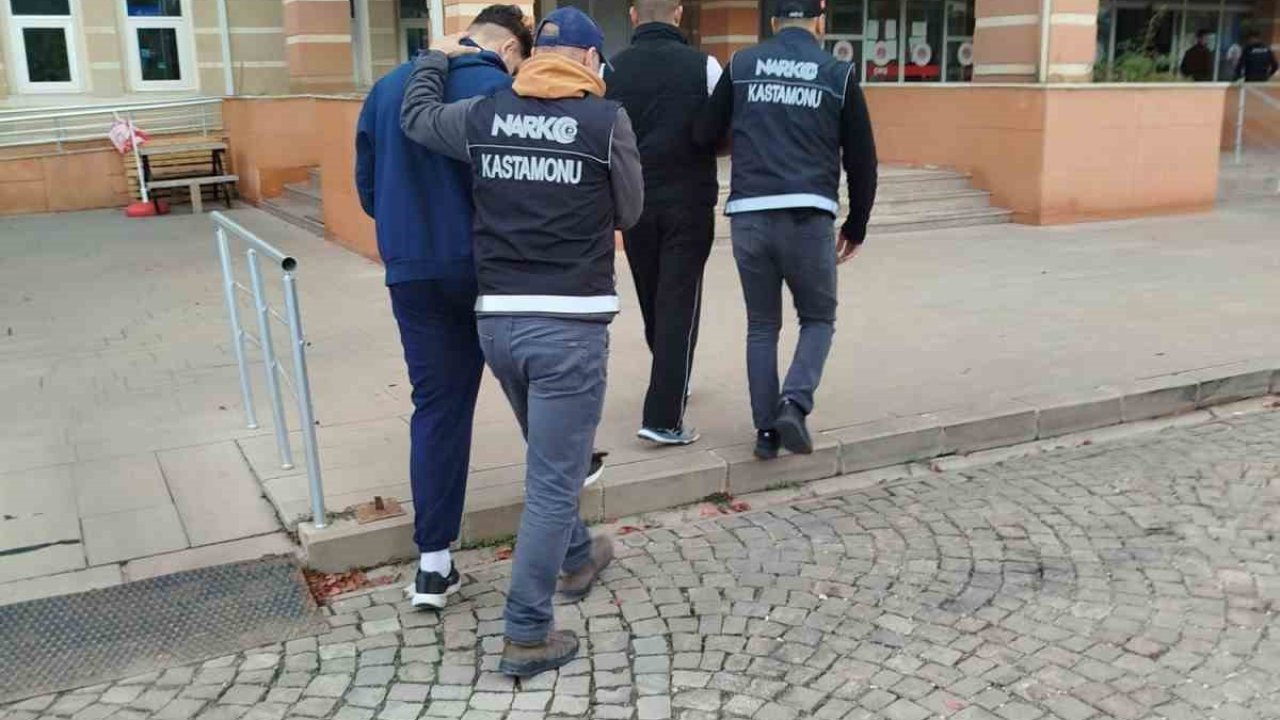 Kastamonu’da uyuşturucuyla yakalanan 2 şüpheli tutuklandı