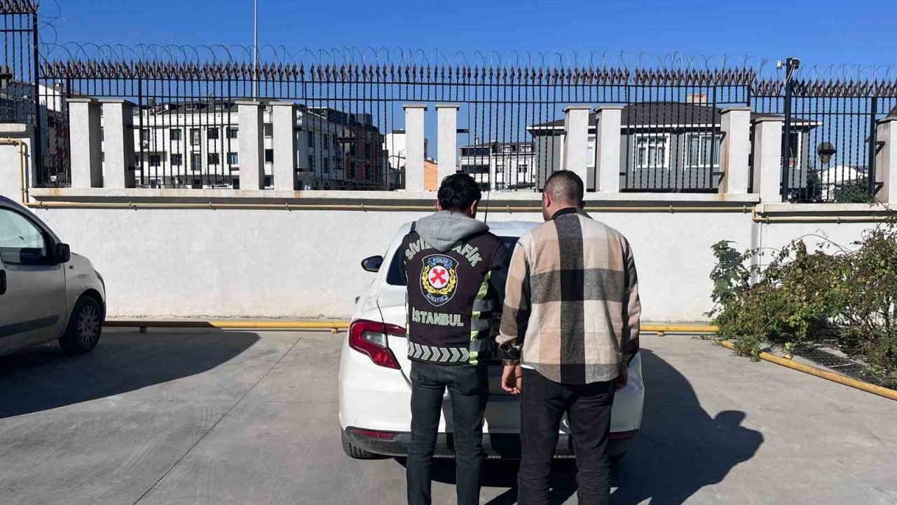 Arnavutköy’de, kırmızı ışıkta geçip karşıya geçen çocukları tehlikeye atan sürücü yakalandı