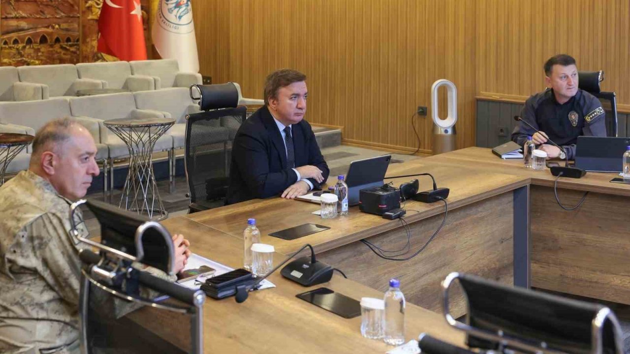 Vali Aydoğdu, İçişleri Bakanı Yerlikaya’nın başkanlığındaki VKS toplantısına katıldı