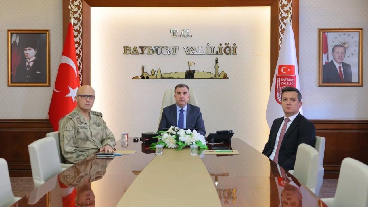 Vali Eldivan, Bakan Yerlikaya başkanlığındaki VKS toplantısına katıldı