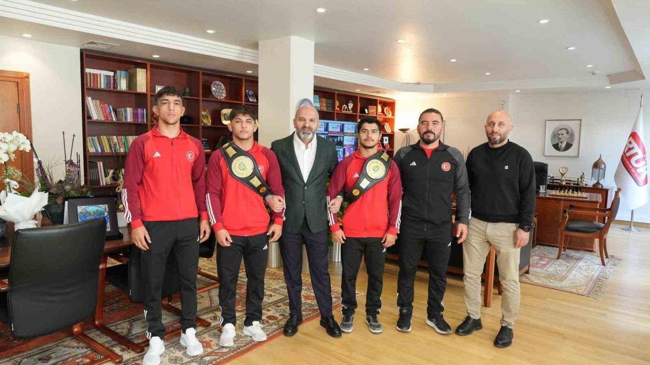 Dünya şampiyonu güreşçilerden RTÜK’e ziyaret