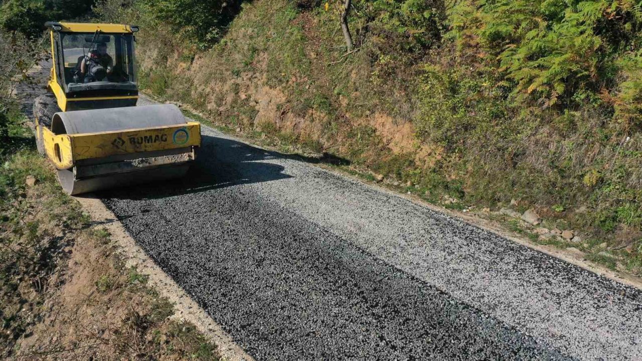 Ordu’da sıcak asfalt çalışmaları devam ediyor