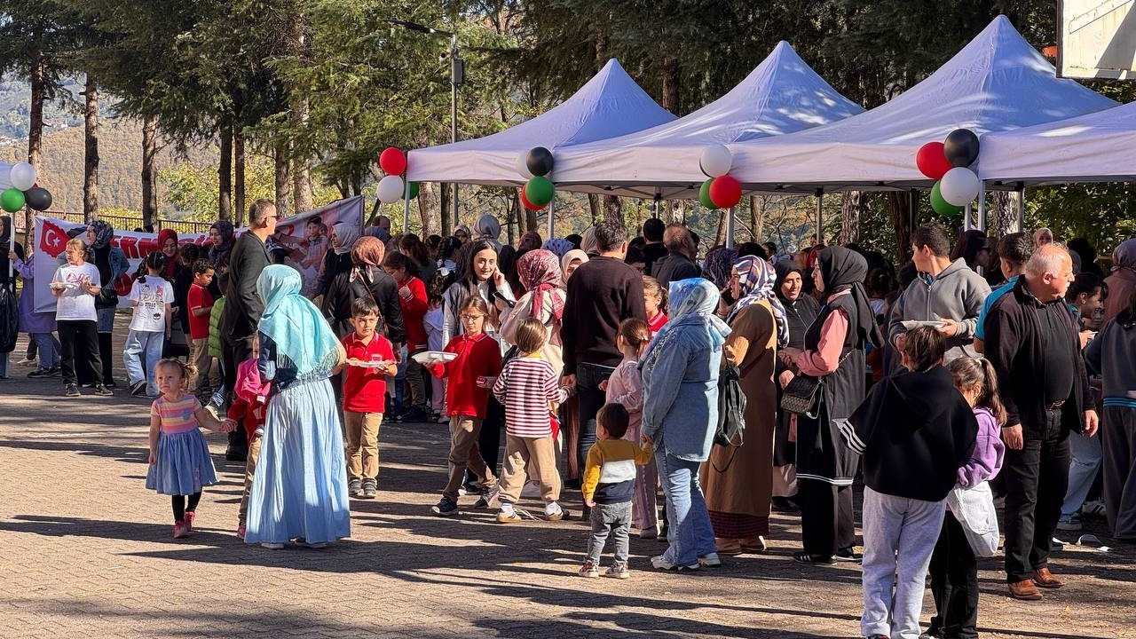 Aybastı’da kardeş okullar, Gazze için yardım etkinliği