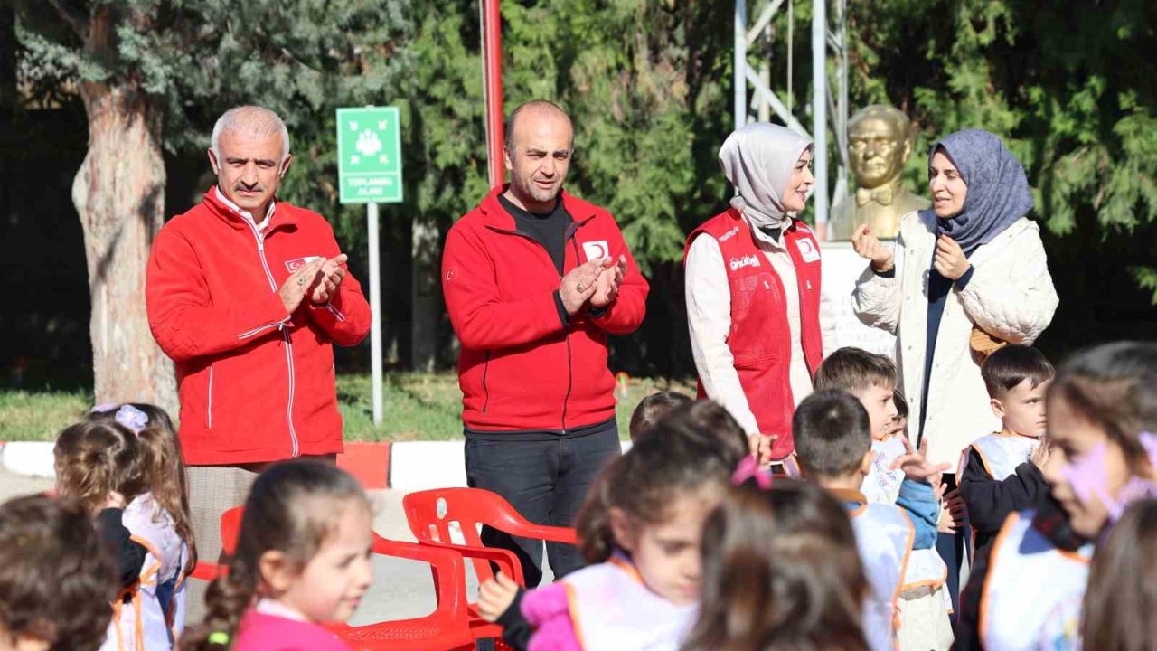Elazığ’da Kızılay haftası coşkusu: 100’ün üzerinde okul ziyaret edilecek