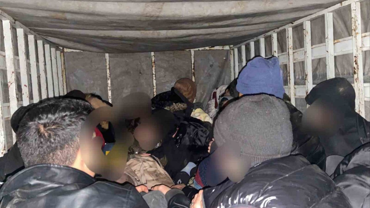 Çanakkale’de göçmen kaçakçılığı operasyonu: 4 organizatör ile 75 kaçak göçmen yakalandı
