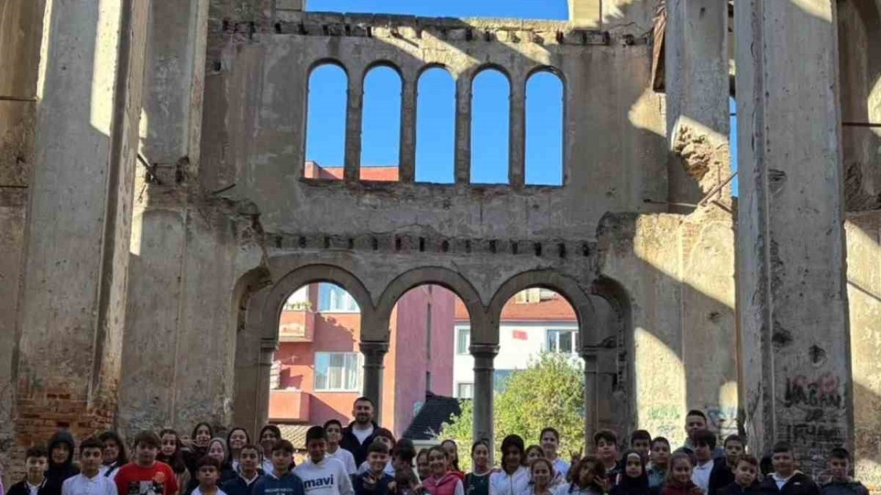 Bayırköy’de miniklerin tarih dolu Bilecik gezisi