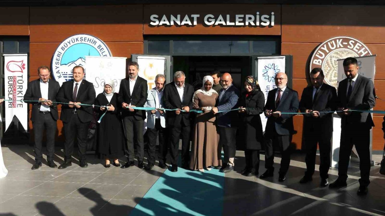 Büyükşehirden uluslararası öğrencilere sanat köprüsü: ‘Bi’ Dünya Sanat’ sergisi açıldı