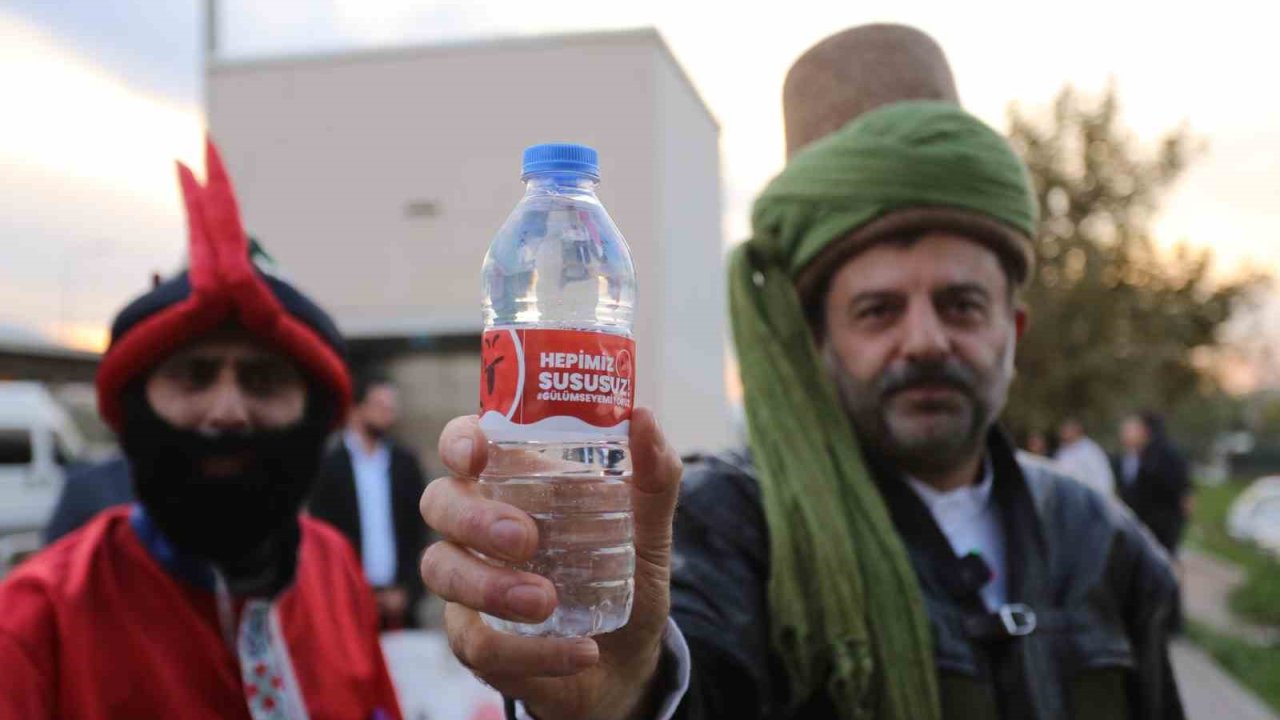 Gürsu’da Başkan Işık Evliya Çelebi oldu su dağıttı