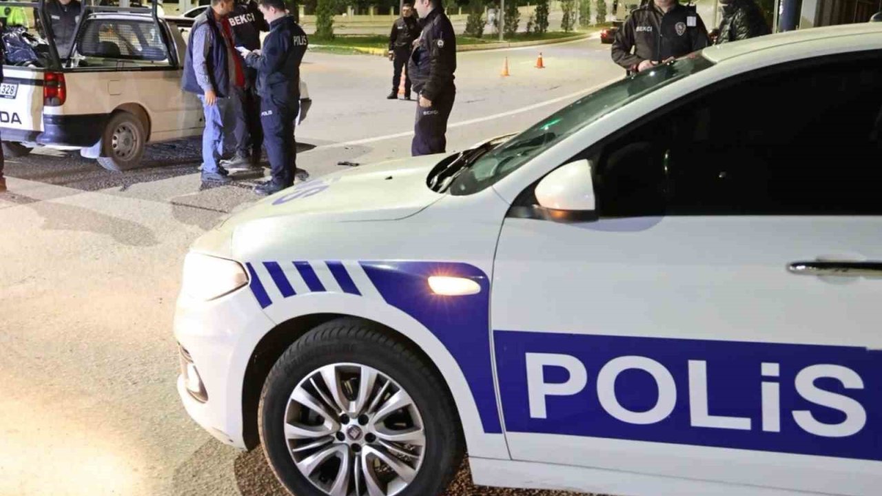 Aksaray polisinden denetim: Araçlar ve şüpheli şahıslar didik didik arandı