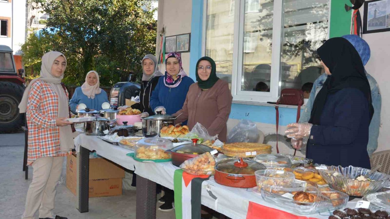 Ordu’da hayır çarşısı ile Filistin’e destek