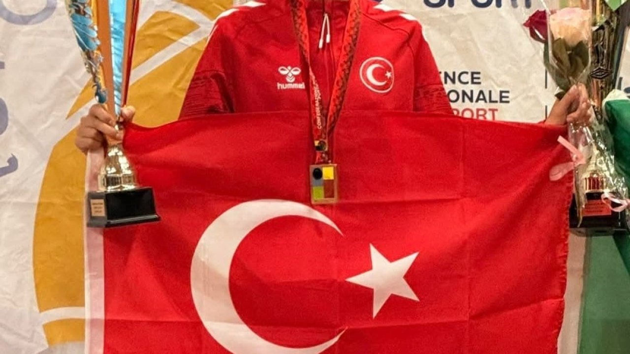 Bursa Büyükşehir Belediyesporlu Nazmiye Ak dünya üçüncüsü