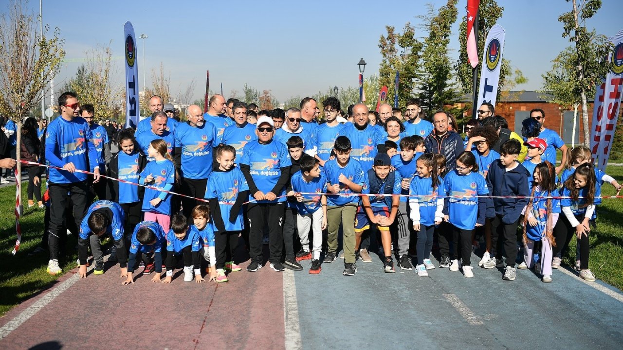 Depremde hayatını kaybeden ailelerin çocuklarına destek koşsu