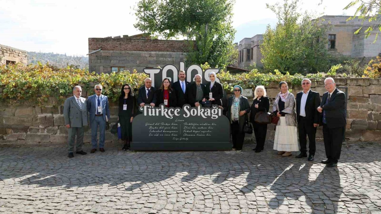 14 ülkeden 54 yazar ve şair Türkçe Sokağı’nda buluştu