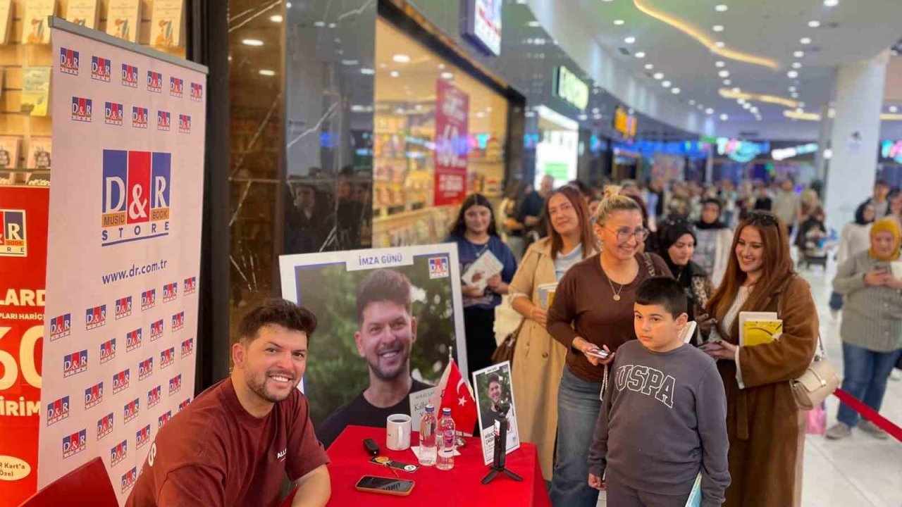 Miraç Çağrı Aktaş Mardian MALL’da okurlarıyla buluştu
