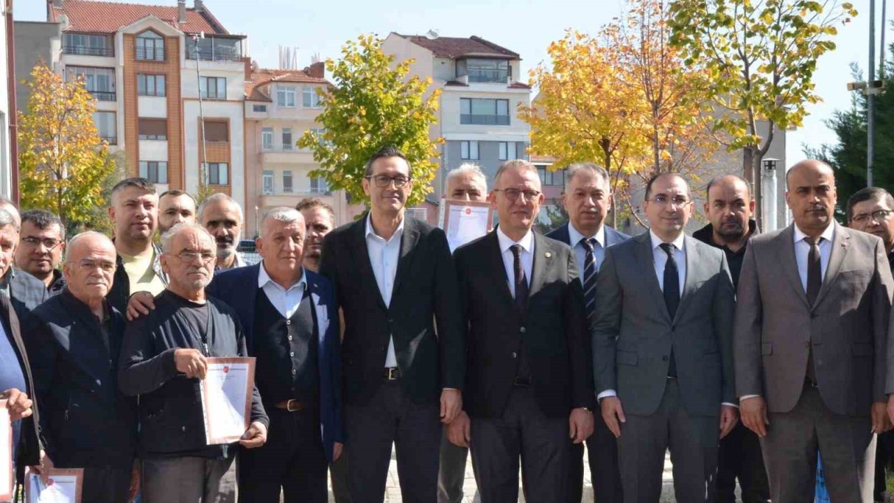 Tavşanlı Küçük Sanayi Sitesi’nde tapu sevinci