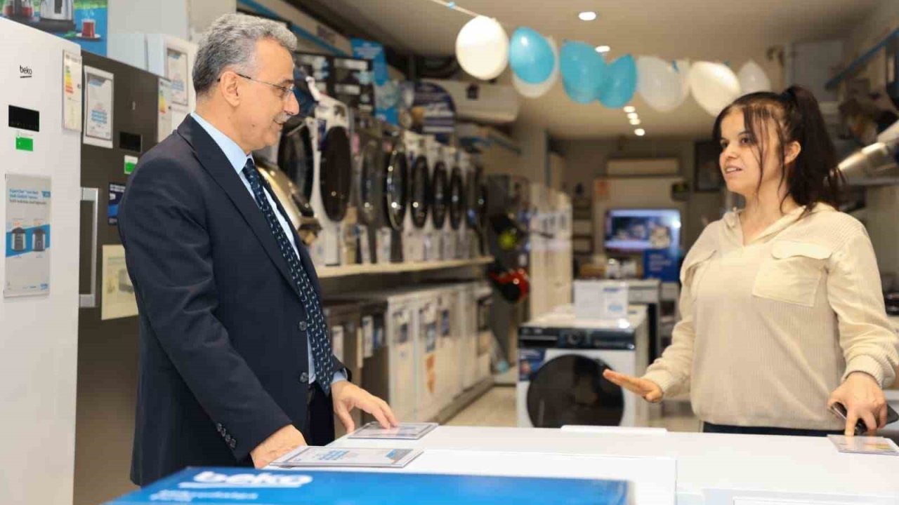 Başkan Kurnaz: "Esnafımızın kapısını çalıyor, gönüllere dokunuyoruz"