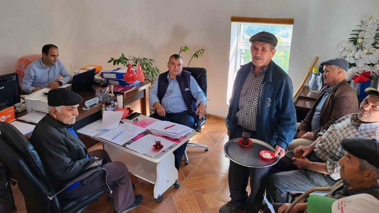 Menteşe Ziraat Odası Başkanı Baştuğ, Şenyayla’da elma üreticilerinin sorunlarını dinledi