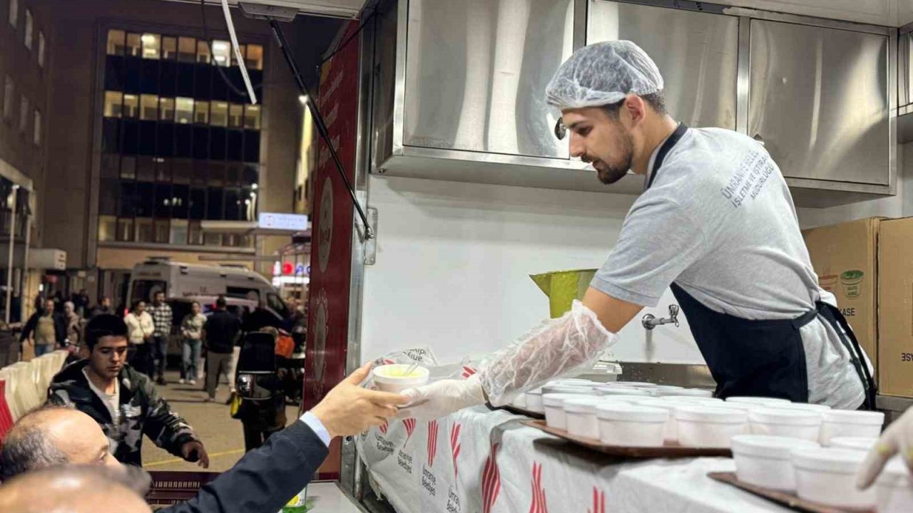 Ümraniye’de her gün binlerce kişiye sıcak çorba ikramı