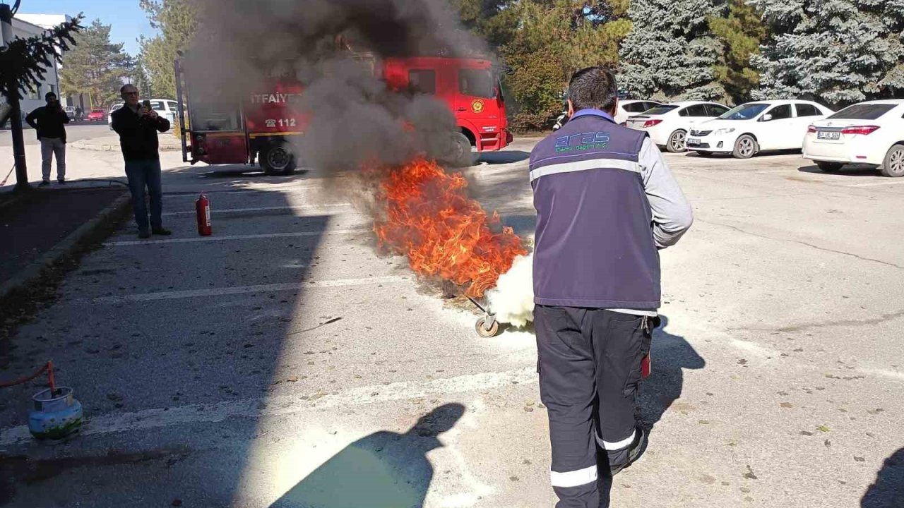 Erzincan’da güvenlik için güç birliği: İşletme binasında acil durum senaryosu uygulandı