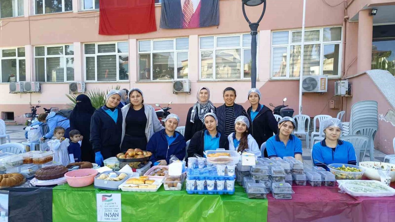 Sarıgöl’de öğrencilerden Gazze’ye anlamlı destek