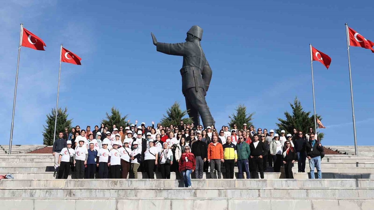 Muğla Büyükşehir, Cumhuriyet’in 102. yılında 102 kadını Anıtkabir’e götürdü