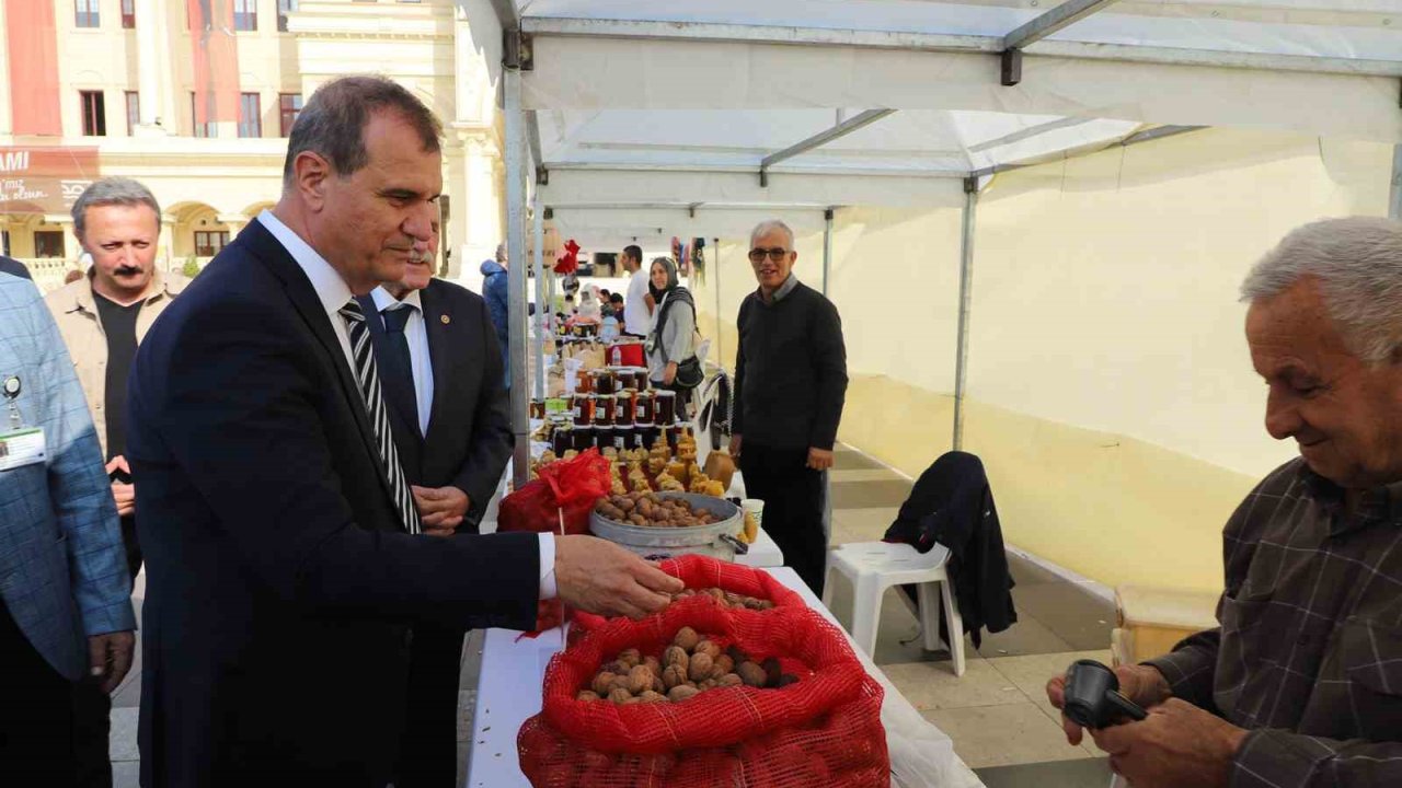 Büyükçekmece’de "Üreticiden Tüketiciye Kışa Merhaba Pazarı" açıldı