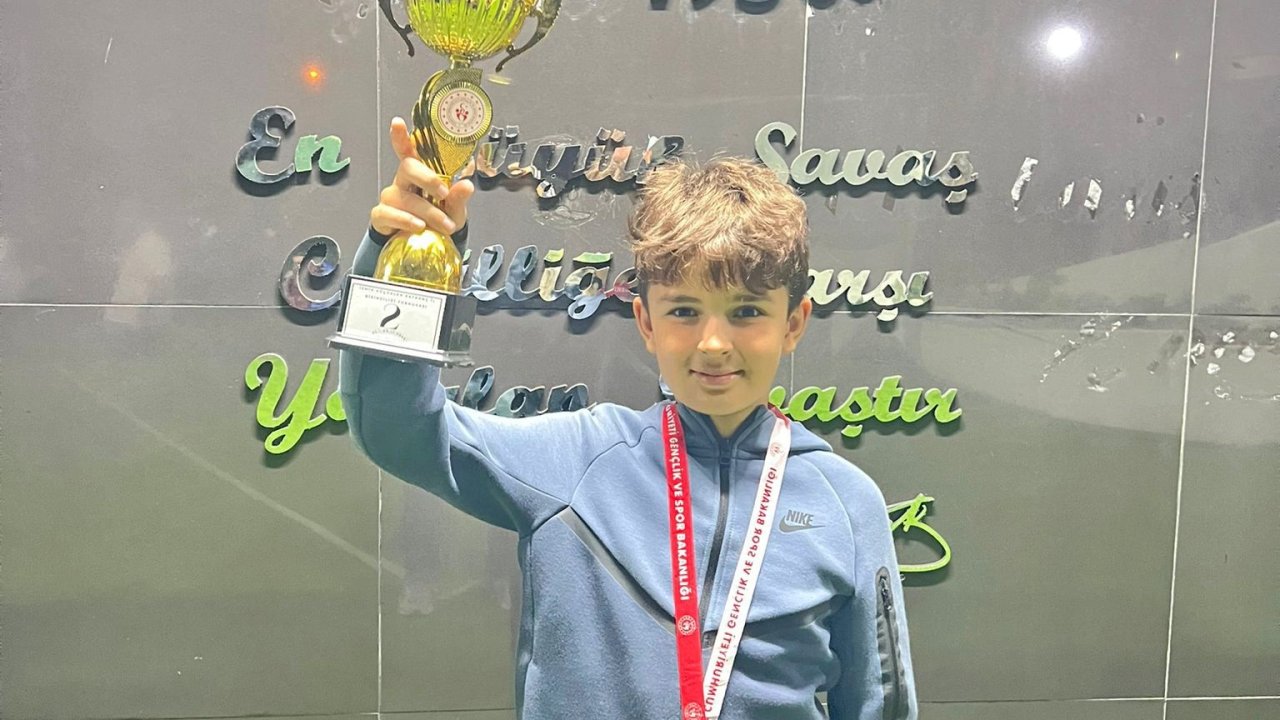 Çeşme Belediyesporlu Emir’den satrançta İzmir ikinciliği