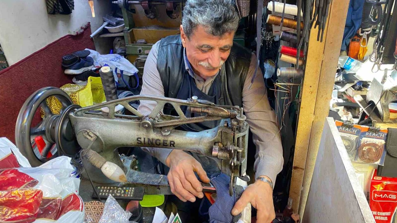 Havaların soğuması ile vatandaşların kışlık ayakkabı telaşı başladı