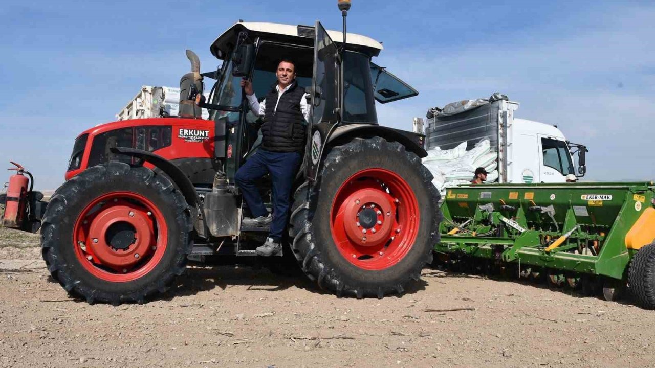 Beylikova Belediyesi hububat ekimine başladı