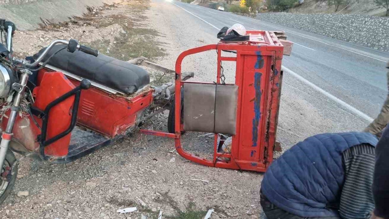 Sepetli motosiklet devrildi: 1 yaralı