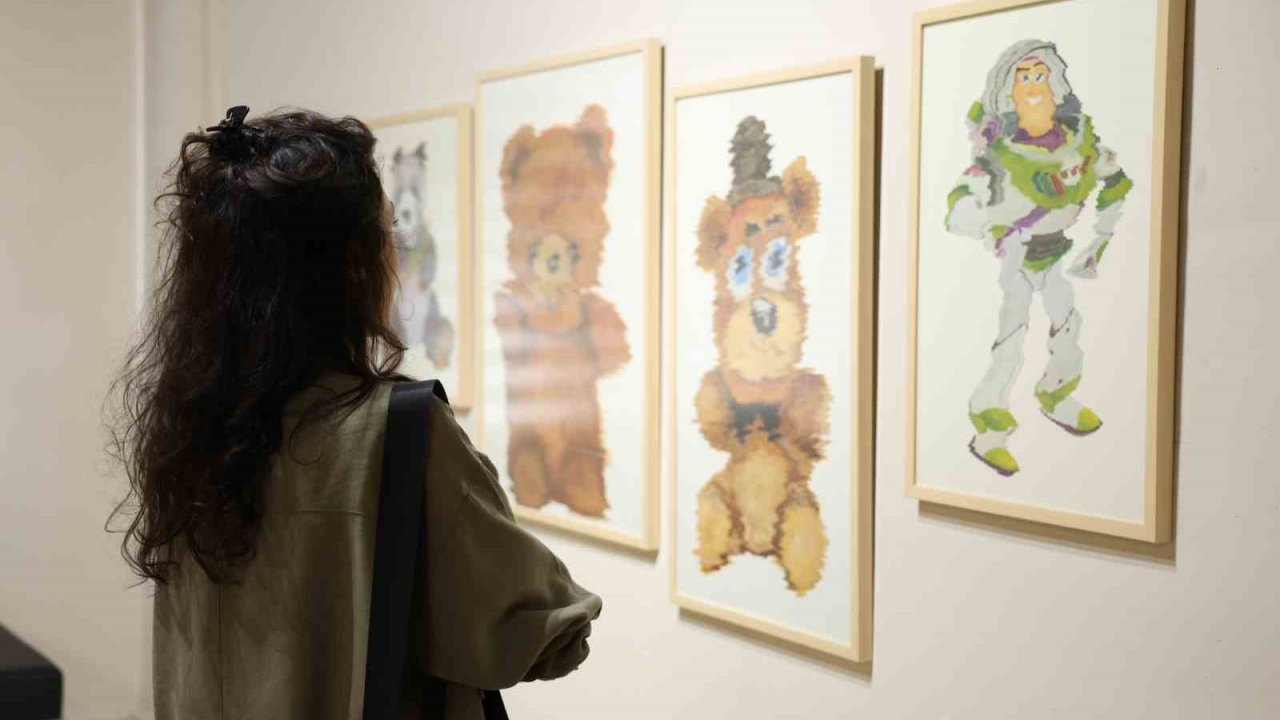 "Çocukluk Düşleri" kişisel sergisi sanatseverlerle buluştu