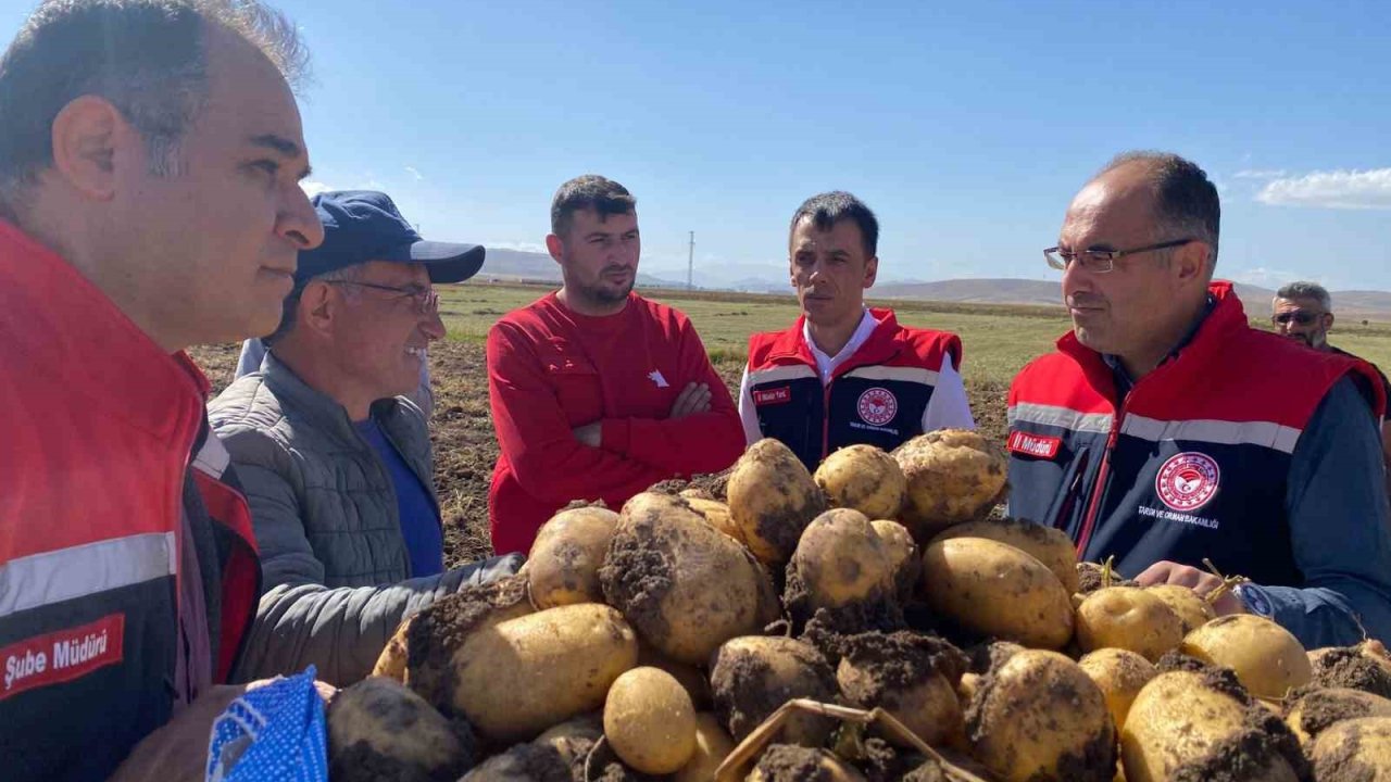 Bayburt’un köylerindeki üreticilere tarımsal bilgilendirme