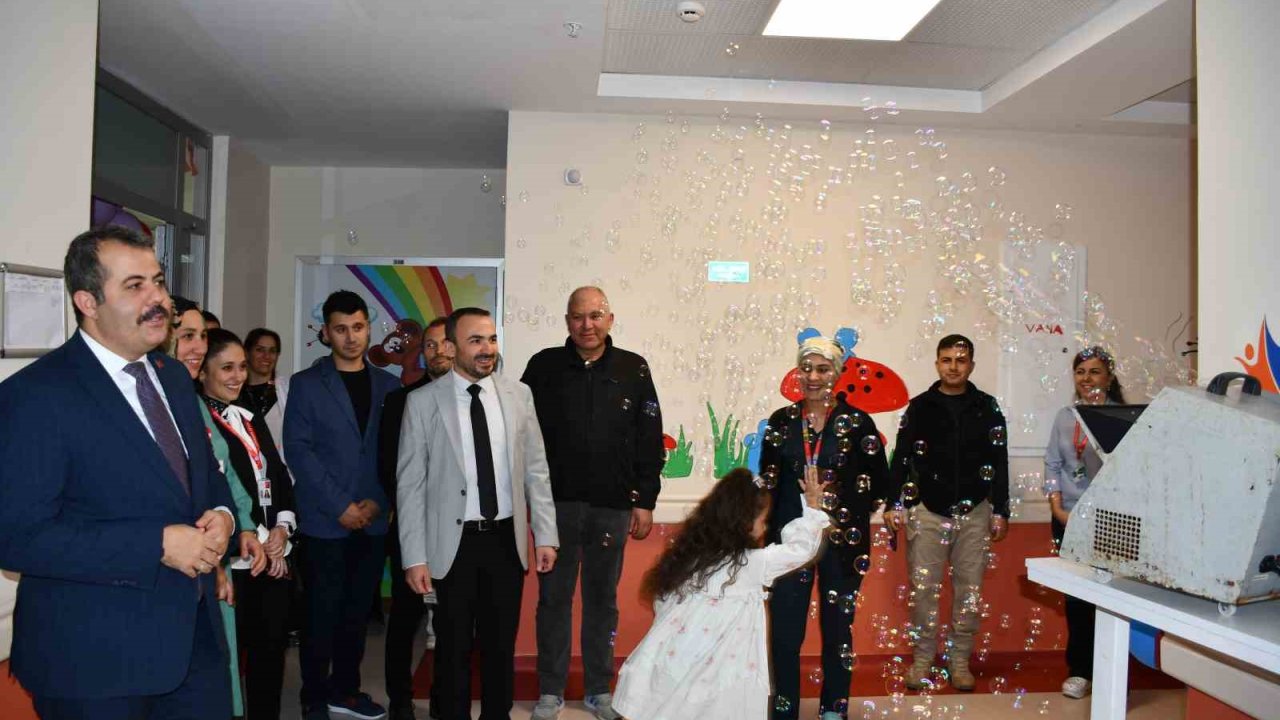 Vezirköprü Devlet Hastanesi’nde çocuklara moral etkinliği