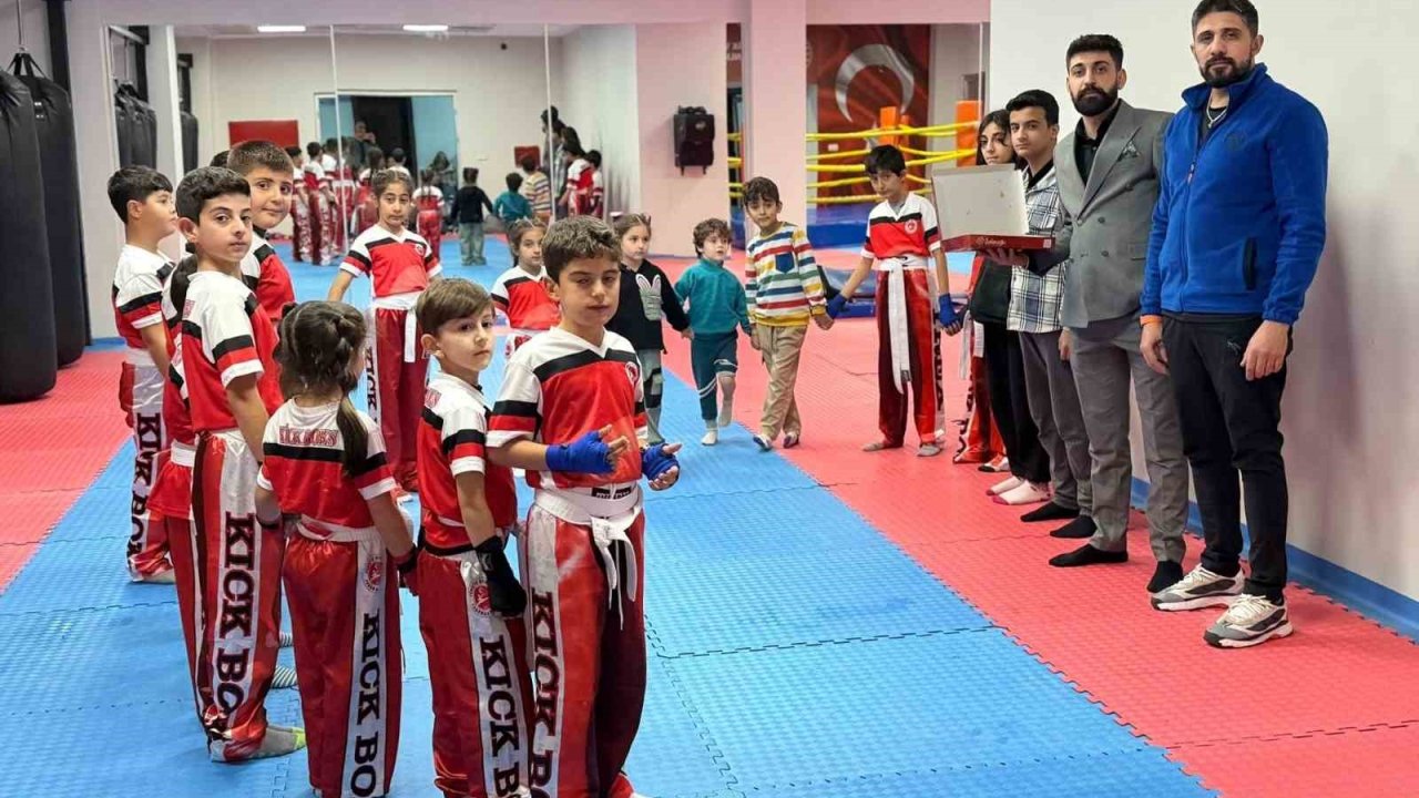 Erzurum GSİM spor salonlarında tatlı antrenman