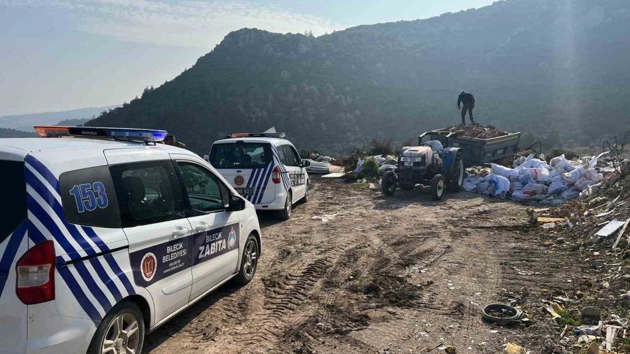 Bilecik’te inşaat atığını kaçak döken vatandaşa ceza kesildi