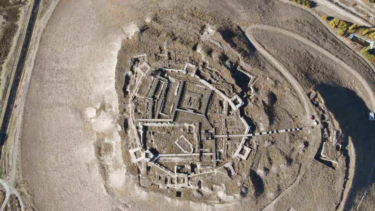 Erzincan’da Urartu izleri yeniden gün yüzünde: Altıntepe Kalesi drone ile görüntülendi