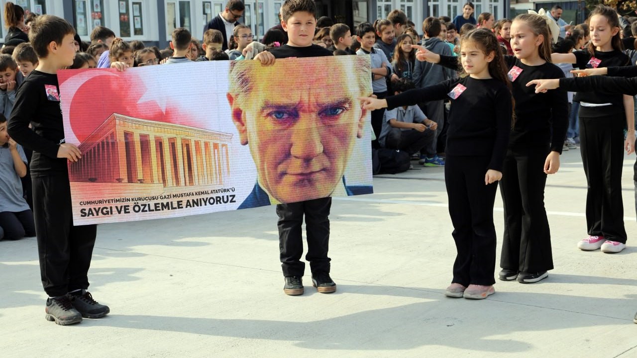 Karasu’da duygu dolu 10 Kasım programı