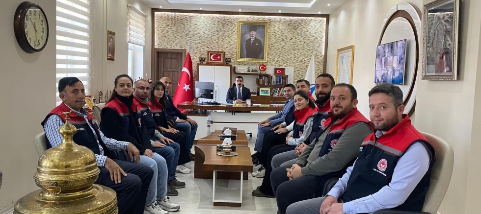 Arpaçay Kaymakamı Tarım personeline ''Başarı belgesi'' verdi!