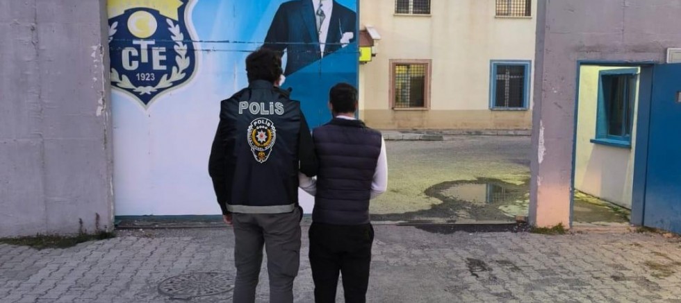 Kars'ta ''Sahte Bankacı'' Yakalandı!