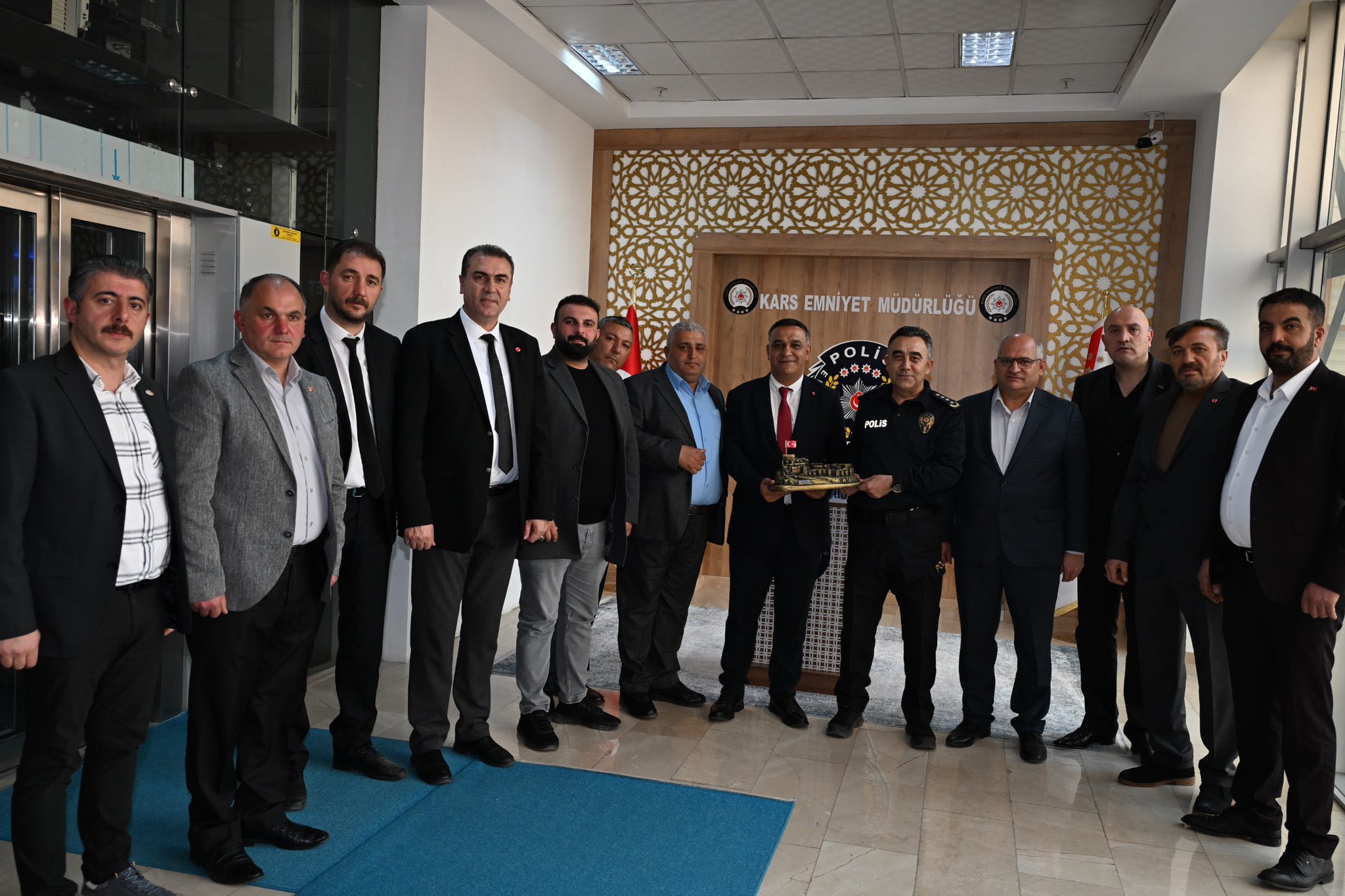 Kars’ta Esnaf Temsilcilerinden Emniyet Müdürü Tombul’a Ziyaret