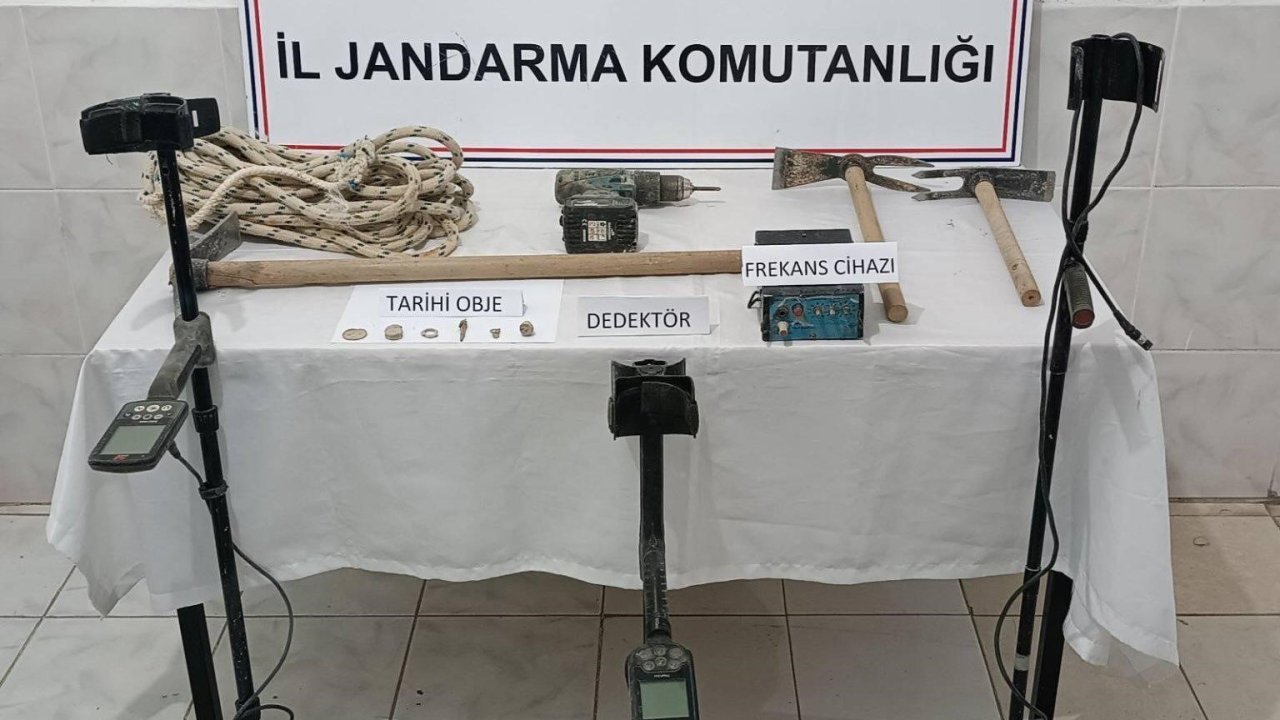 Jandarmadan kaçak kazıya suçüstü
