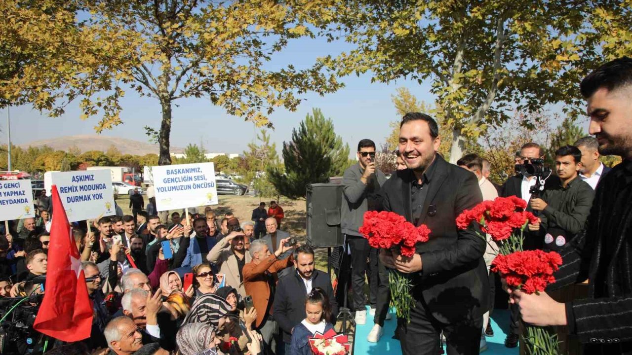 AK Parti İl Başkanı Selmanoğlu: "Elazığ’da yeni bir hizmet dönemini hep birlikte başlatacağız"