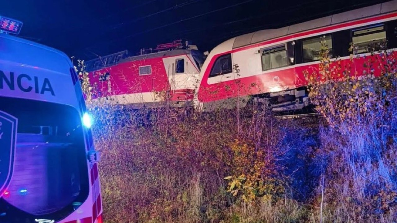 Slovakya’da meydana gelen tren kazasının bilançosu netleşmeye başladı: En az 18 yaralı