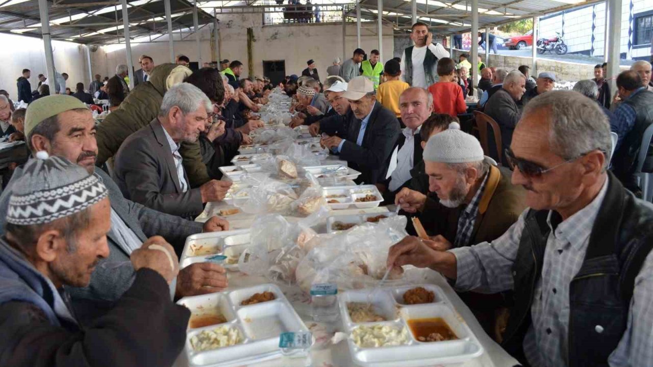 Güneşli’de 7 bin kişi aynı sofrada buluştu